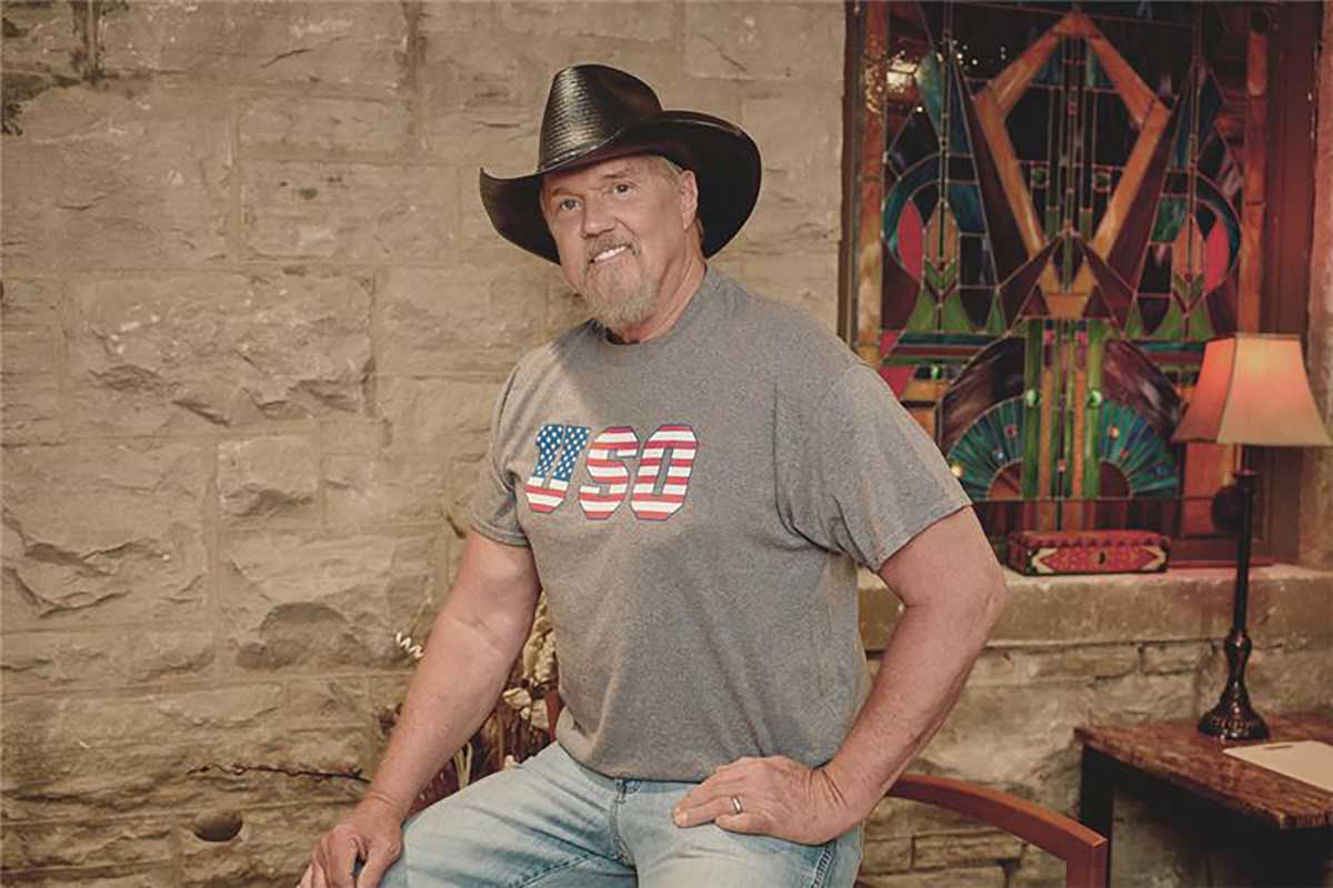 Trace Adkins headshot